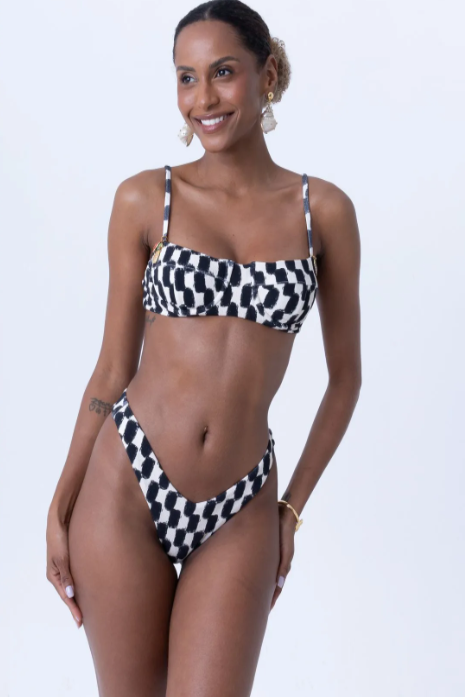 BIKINI A CUADROS COPA PIÑAS Y FRESAS