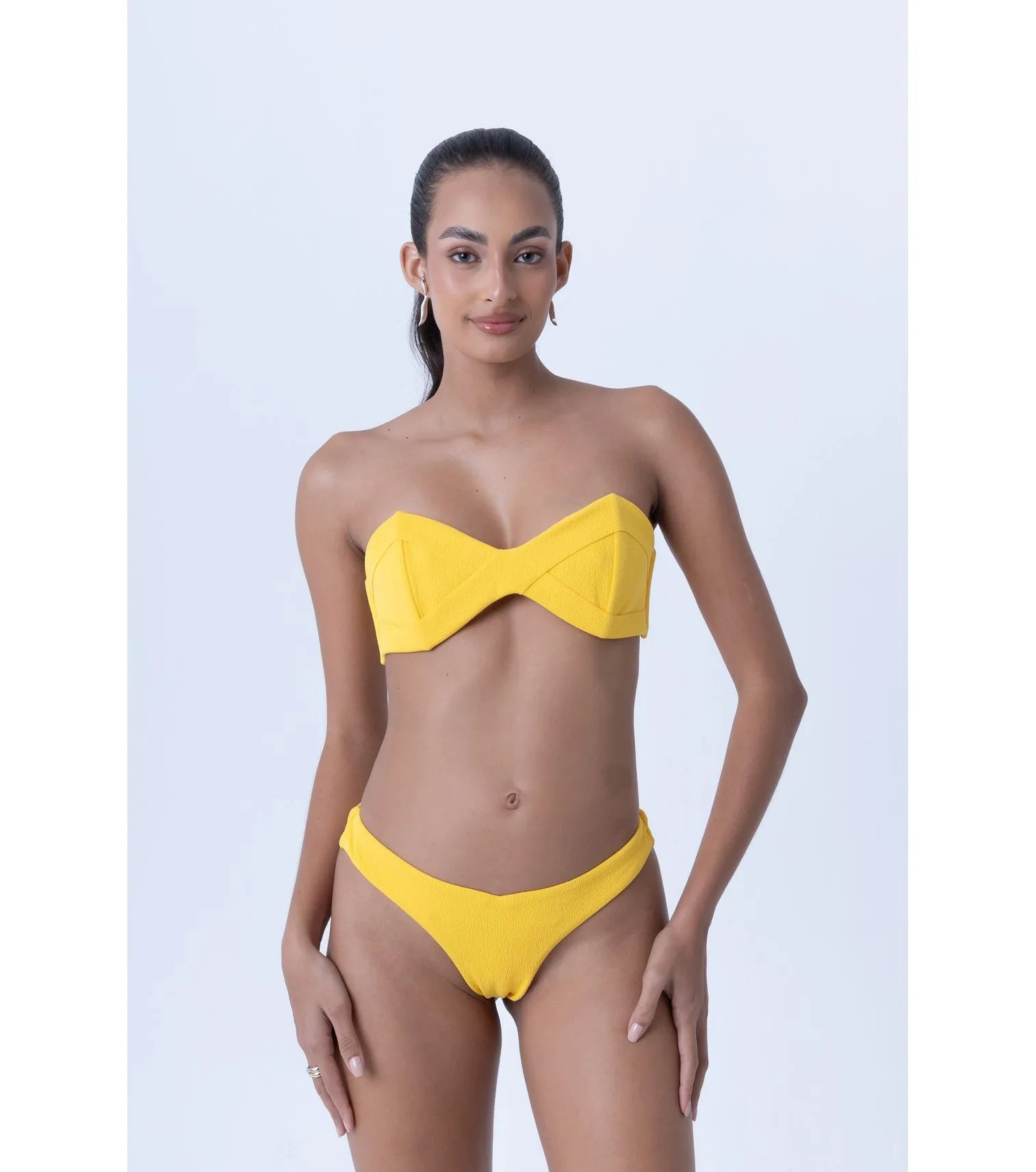 BIKINI CON RECORTES CRUZADOS